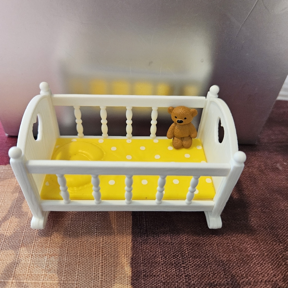 Zuru Mini Baby Doll in Yellow Swaddle with Brown Teddy in White Cradle - Picture 4 of 7